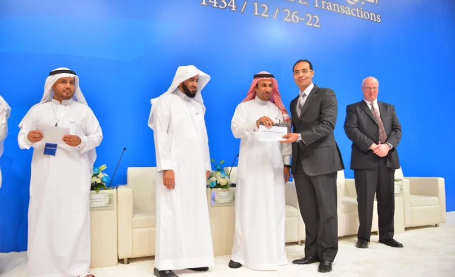 معالي مدير الجامعة يكرم الفائزين بجائزته للتميّز في التعليم الإلكتروني الجامعي -  
