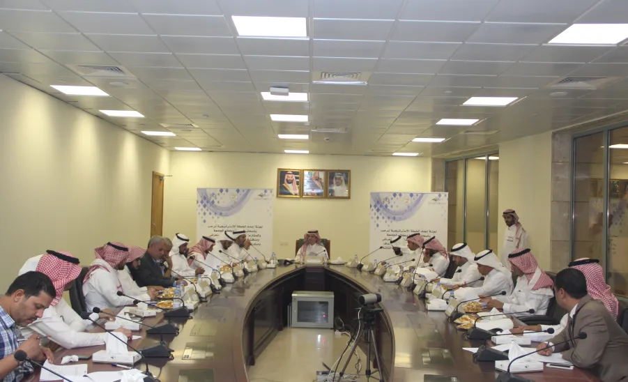 لجنة إعداد الخطة الإستراتيجية الثالثة للجامعة تقيم ورشة عمل - 
