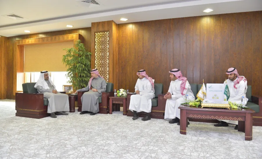 معالي مدير الجامعة يدشن نظام تطوير وإدارة قرارات مجلس الجامعة - 