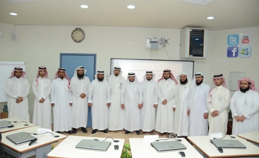 عمادة التعليم الالكتروني تقيم دورة تدريبية لعمداء ووكلاء  كليات وعمادات الجامعة - 