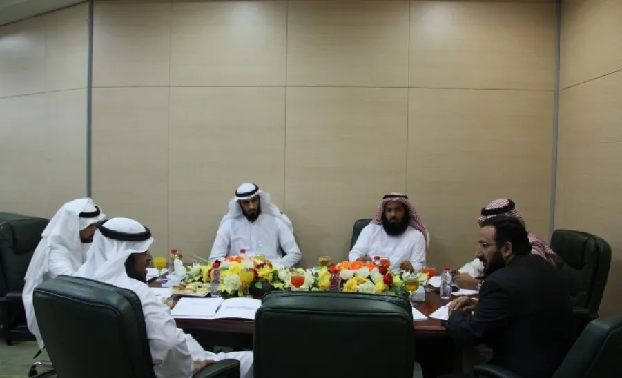 اللجنة الاستشارية لوحدة الاختبارات الدولية شهادة كامبريدج  تعقد لقائها الأول -  