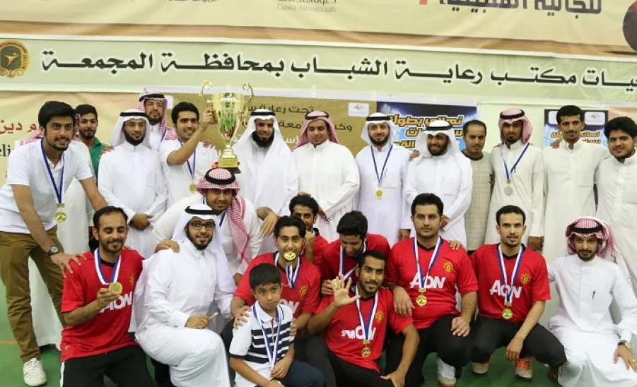 عمادة شؤون الطلاب تختتم بطولة سداسيات كرة القدم لمنسوبي الجامعة على كأس وكيل الجامعة للشؤون التعليمية - 