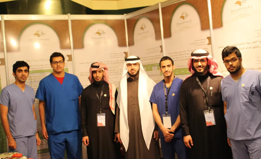 الطب تشارك في فعاليات يوم المهنة الطبي السابع في جامعة الطائف - 
