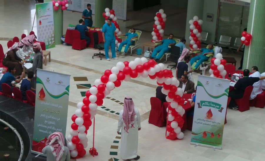 الخدمات الطبية تقيم حملة التبرع بالدم لمدة يومين بالتعاون مع بنك الدم بمستشفى الملك خالد بالمجمعة -  