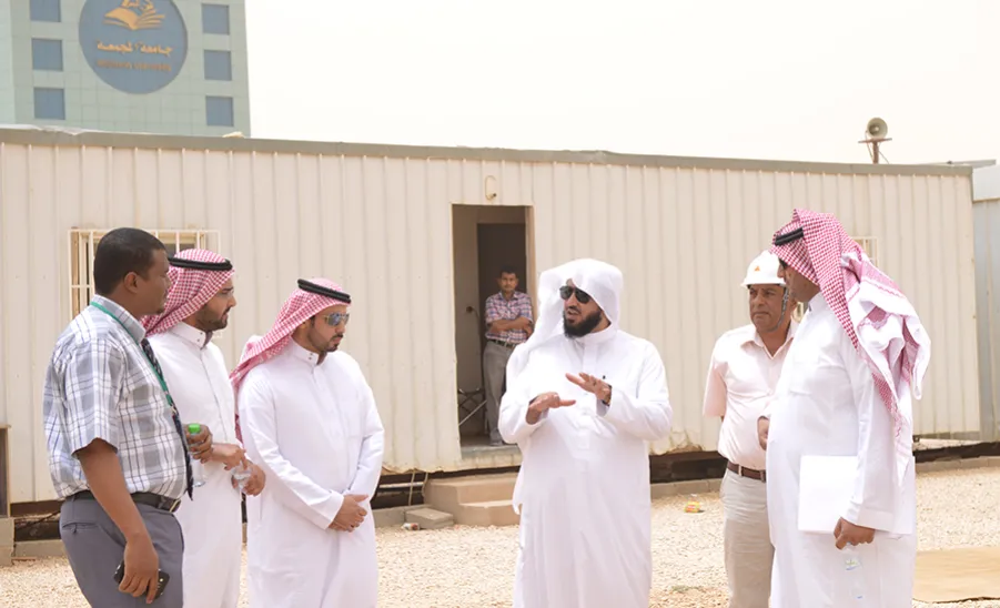 وكيل الجامعة يتفقد مشروعات الجامعة في المجمعة - 