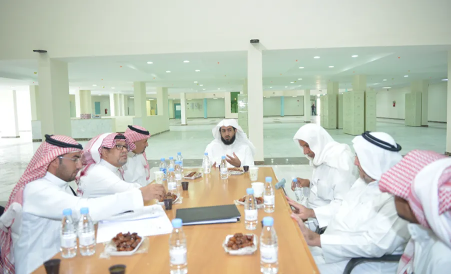 وكيل الجامعة يتفقد أعمال استلام مشروعات المباني العاجلة بالغاط - 