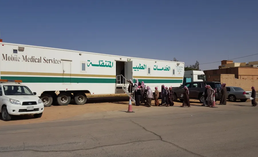 الخدمات الطبية المتنقلة تقوم بمسح طبي وبيئي للمواطنين في مركز مبايض - 