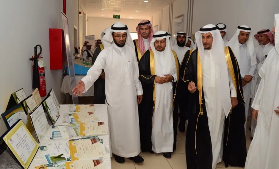 معالي مدير الجامعة يفتتح مبنى سكن طلاب المنح في الزلفي - 