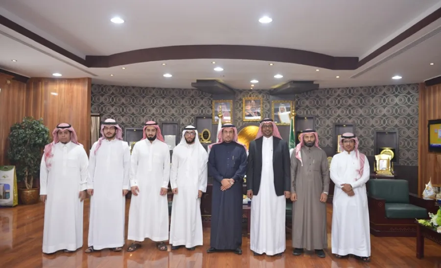 معالي مدير الجامعة يستقبل طلبة كلية علوم الحاسب والمعلومات المشاركون في هاكاثون مسك 2016  - 