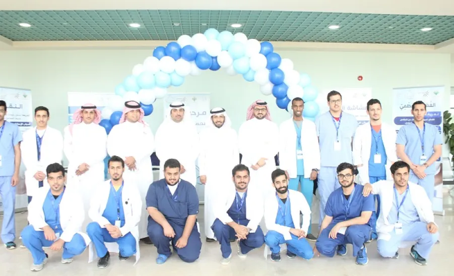 نادي المسؤولية الاجتماعية يقيم حملة احفظها تحفظك عن هشاشة العظام بالتعاون مع كلية الطب - 