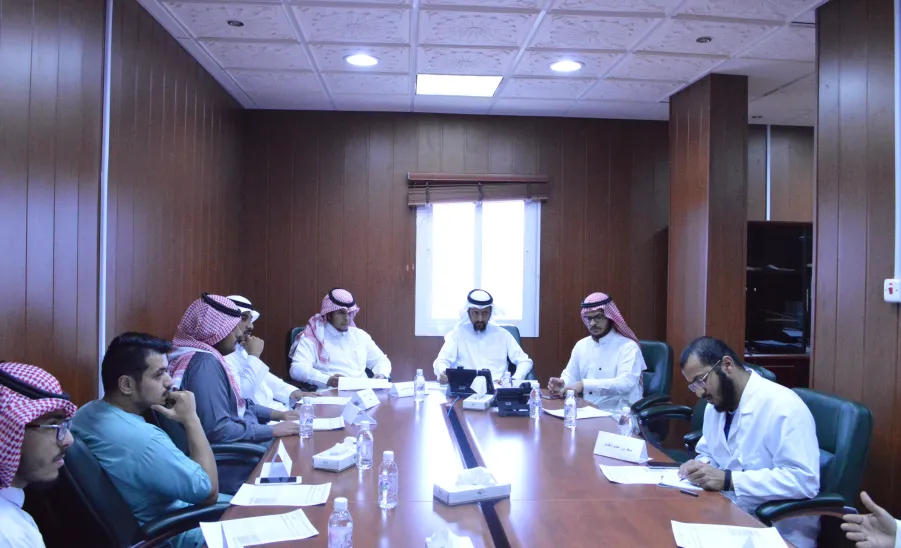 وكيل الجامعة للشؤون التعليمية : الطالب شريك في صنع القرار - 