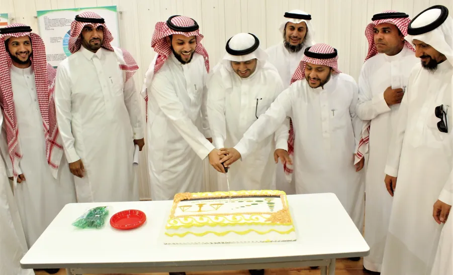 وكيل الجامعة للشؤون التعليمية يشهد بنوك الأسئلة لكلية العلوم الطبية التطبيقية ويدشن مشروعها - 