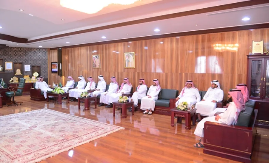 وفدٌ من كلية الهندسة برئاسة سعادة عميد الكلية يزورون معالي مدير الجامعة - 