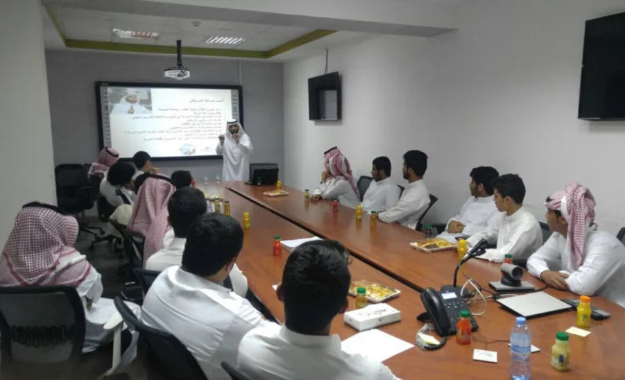 دورة المتحدث الواثق لطلاب السنة التحضيرية بالمجمعة - 