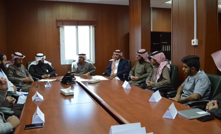 وكيل الجامعة للشؤون التعليمية يؤكد على دور الطالب الجامعي في تعزيز القيم والثوابت - 