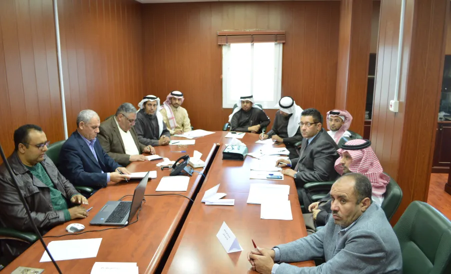 برئاسة وكيل الجامعة للشؤون التعليمية : اللجنة العامة للجودة تناقش عدداً من الموضوعات الأكاديمية - 