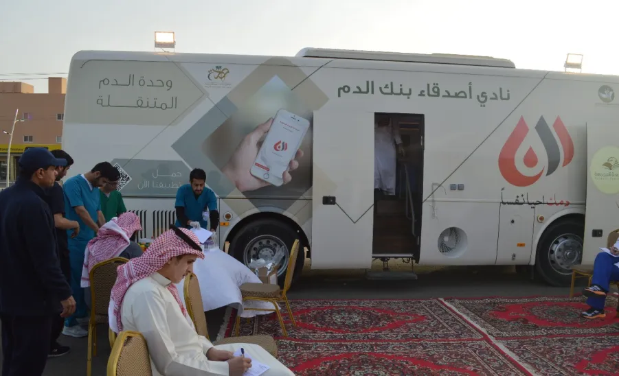 نادي أصدقاء بنك الدم بالجامعة يُقيم عدداً من حملات التبرع بالدم - 