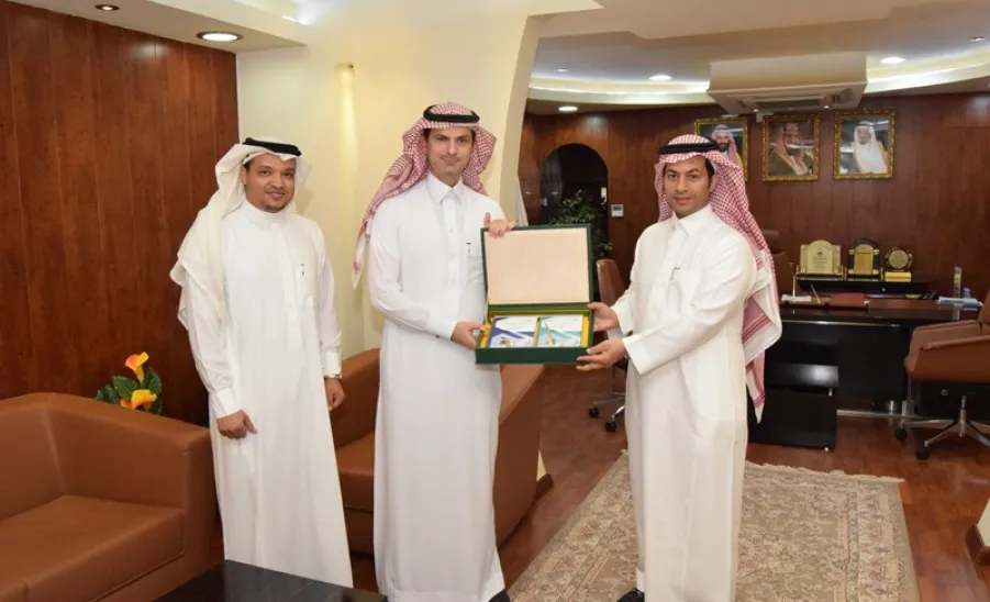 وكيل الجامعة للدراسات العليا والبحث العلمي يطلع على الإنتاج العلمي المدعوم لمنسوبي الجامعة - 