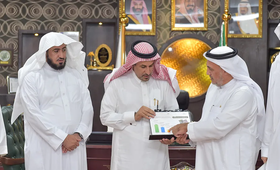 معالي مدير الجامعة يستقبل مدير عام الإدارة العامة للمرافق والإسكان وعدداً من منسوبي الإدارة ويدشن الحملة التوعوية لاستخدام الطاقة -  