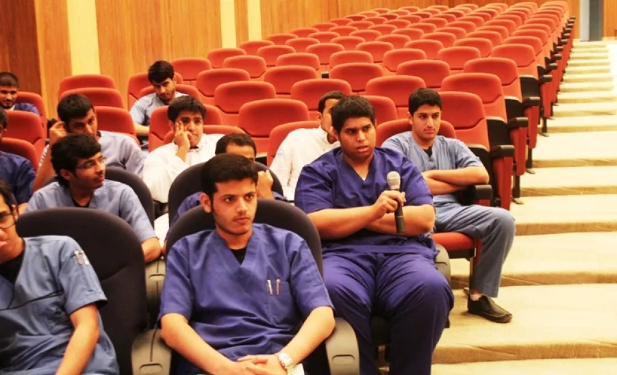 كلية الطب تلتقي بطلابها من السنه التحضيرية -  