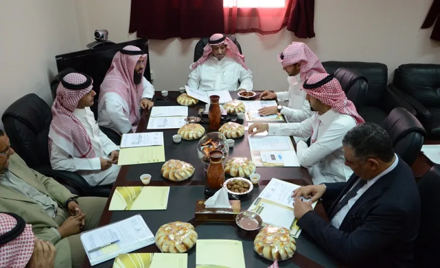 عمادة الجودة وتطوير المهارات تستكمل برنامج الزيارات الميدانية لكليات الجامعة - 