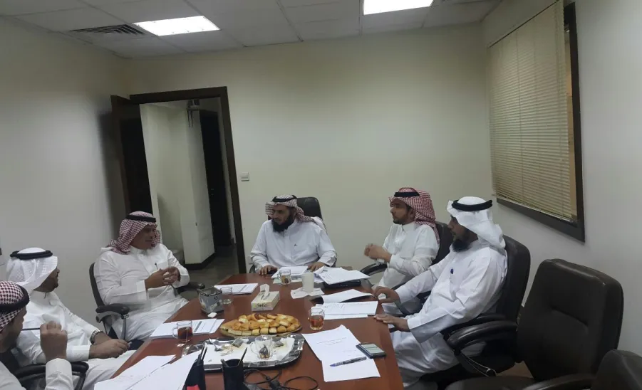 اللجنة الإشرافية للمشروع التطويري لتأهيل الجامعة للاعتماد الأكاديمي تواصل اجتماعاتها وتعقد اجتماعها الثالث والأربعين - 