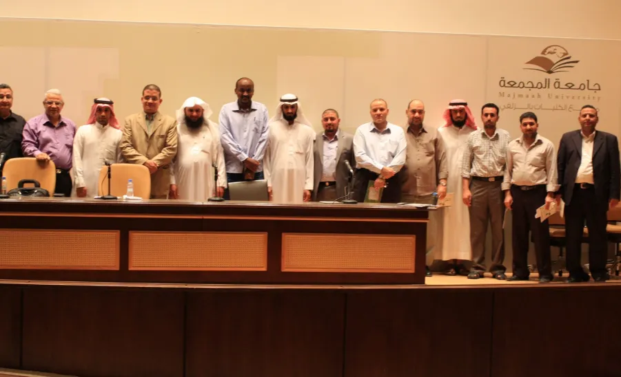 عمادةُ شؤون المكتبات تعقد دورةَ كيفية استخدام المكتبة الرقمية السعودية ومهارات البحث في البيئة الرقمية  -  