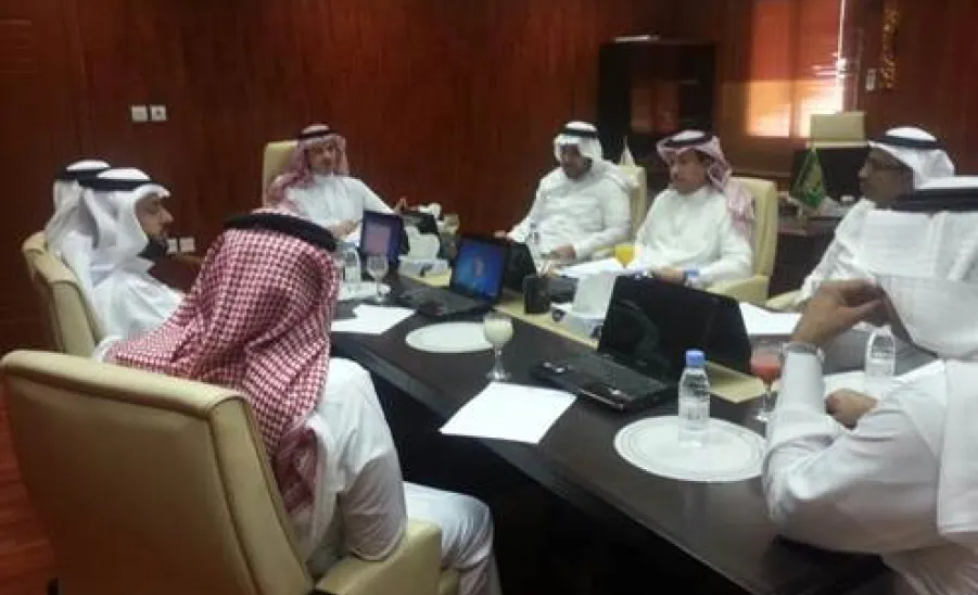 وكيل الجامعة للدراسات العليا والبحث العلمي يجتمع مع عمداء الكليات الذين تضمنهم إعلان الوظائف - 