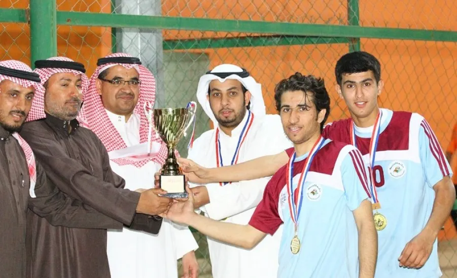 كلية التربية بالزلفي تحقق كأس دوري مجمع كليات الزلفي - 