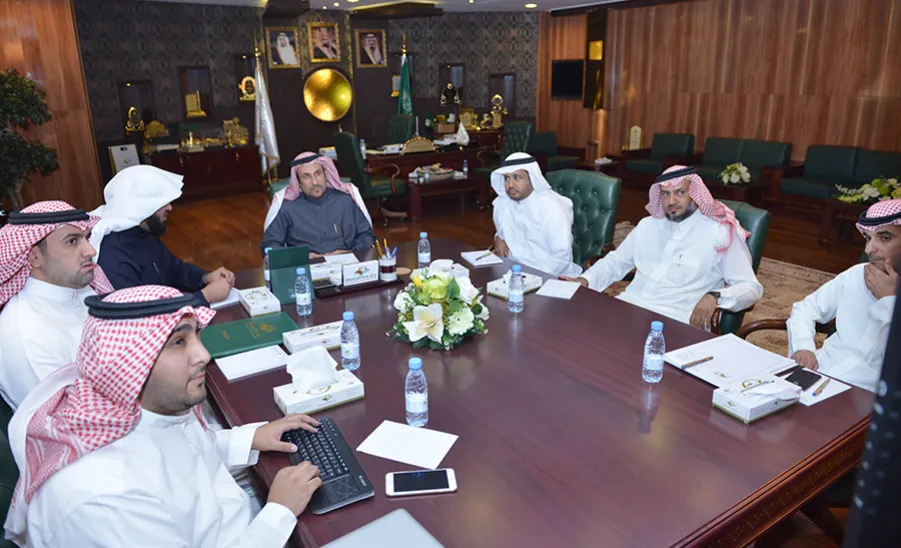 معالي مدير الجامعة يدشن النظام الإلكتروني للاتصالات الإدارية في الجامعة - 