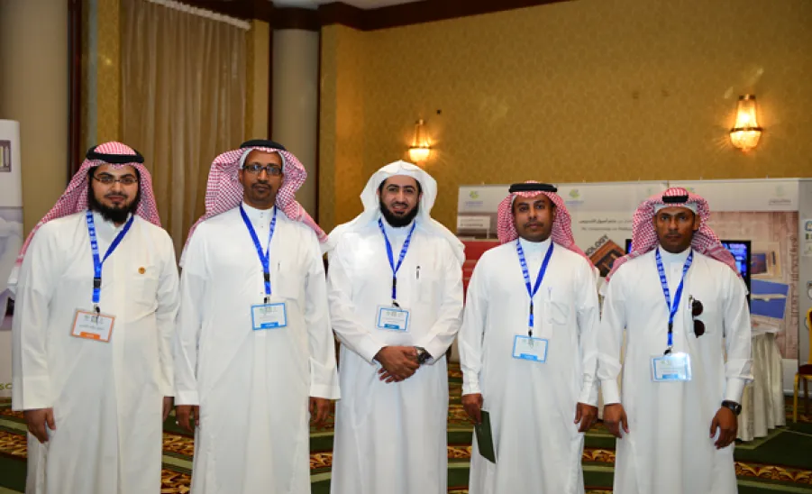 عمادة التعليم الالكتروني تشارك في حلقة النقاش الحادية عشرة بجامعة الملك خالد وتقدّم دورات متخصصة -  