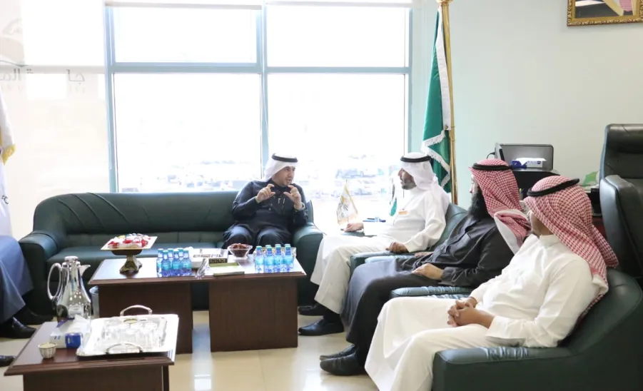 وكيل الجامعة للشؤون التعليمية في زيارة تفقدية لعمادة شؤون الطلاب - 
