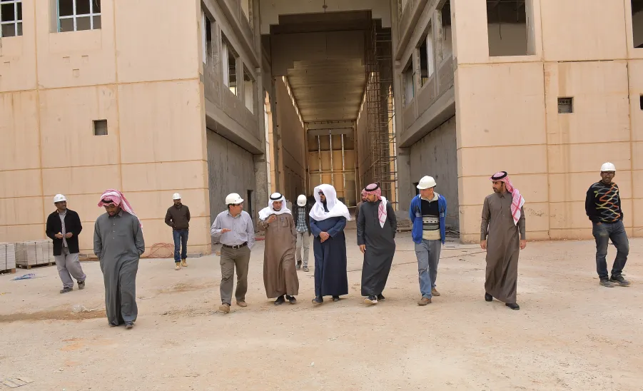 وكيل الجامعة يقوم بجولاتٍ تفقديةٍ لمشاريع الجامعة في المجمعة والزلفي -  