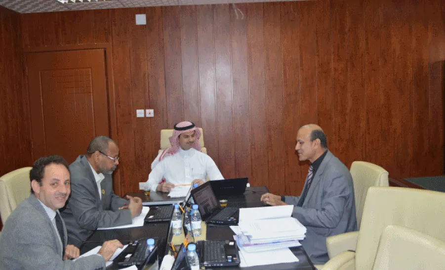مركز النشر والترجمة يناقش نشر عدد من الكتب الجديدة  - 