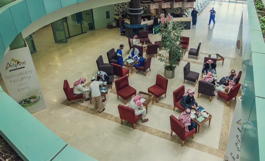 وكالةُ الجامعةِ تنفذ خطة السلامة الصحية والغذائية خلال فترة إجازة منتصف العام - 