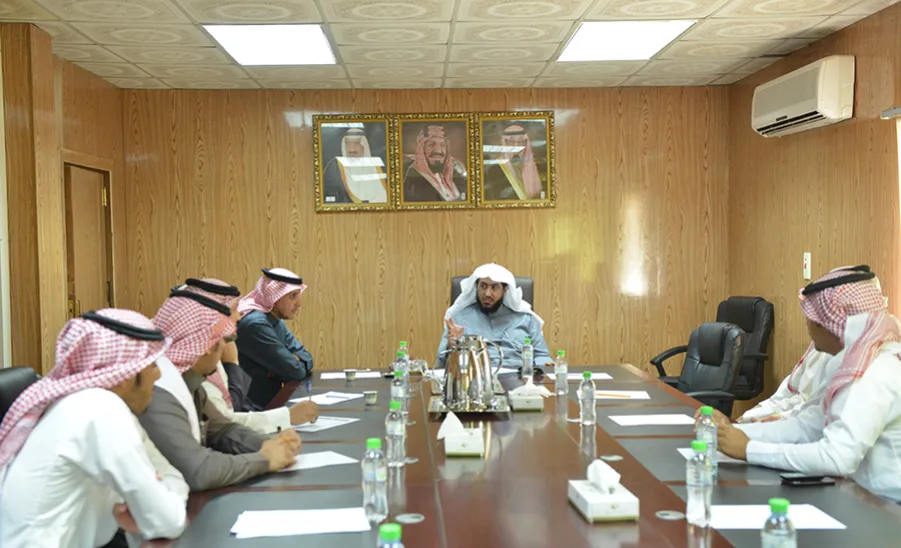 وكيل الجامعة يتابع أعمال أتمتة إجراءات طلبات المواد والتوريدات - 