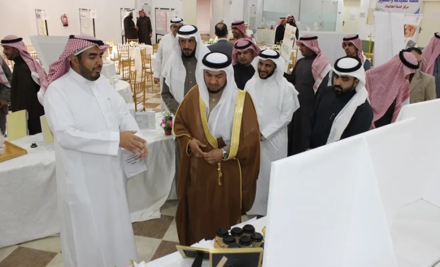 كلية العلوم بالزلفي تنظم المعرض العلمي الأول - 