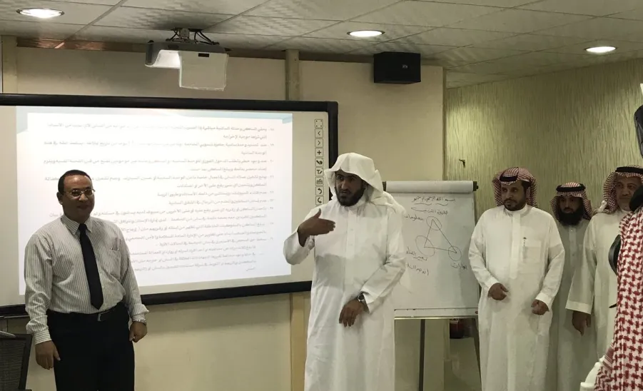 وكيل الجامعة يطلع على سير البرامج التدريبية - 