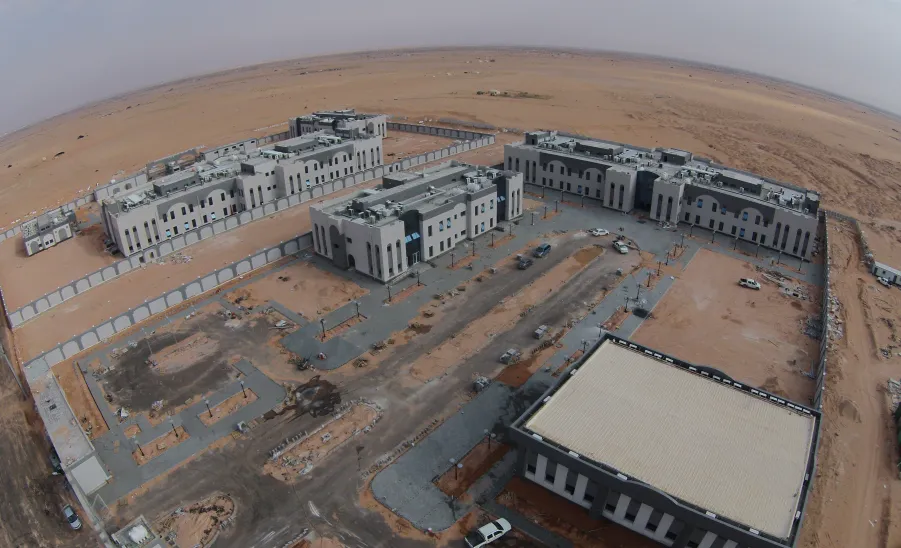 طلاب وطالبات كلية العلوم والدراسات الإنسانية بمحافظة رماح ينتقلون للمبنى الجامعي الجديد -  
