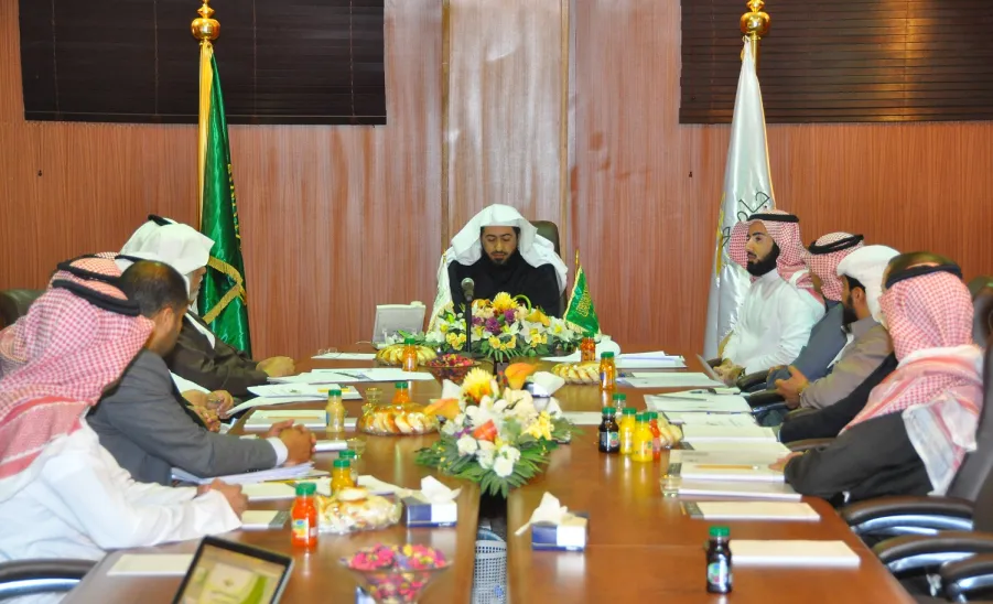 الدكتور مسلم الدوسري يرأس الاجتماع الاول لمنسقي عمادة التعليم الالكتروني والتعلم عن بعد في كليات الجامعة -  