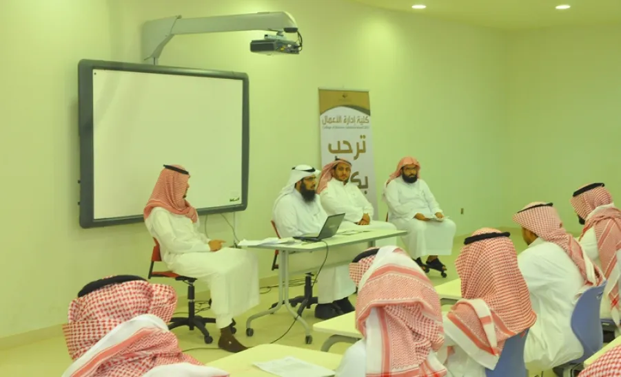 كلية إدارة الأعمال تحتفل بالطلاب المستجدين - 