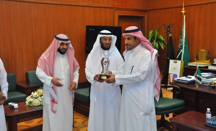 معالي مدير الجامعة يستقبل أبطال منتخب الجامعة لكرة الطاولة -  