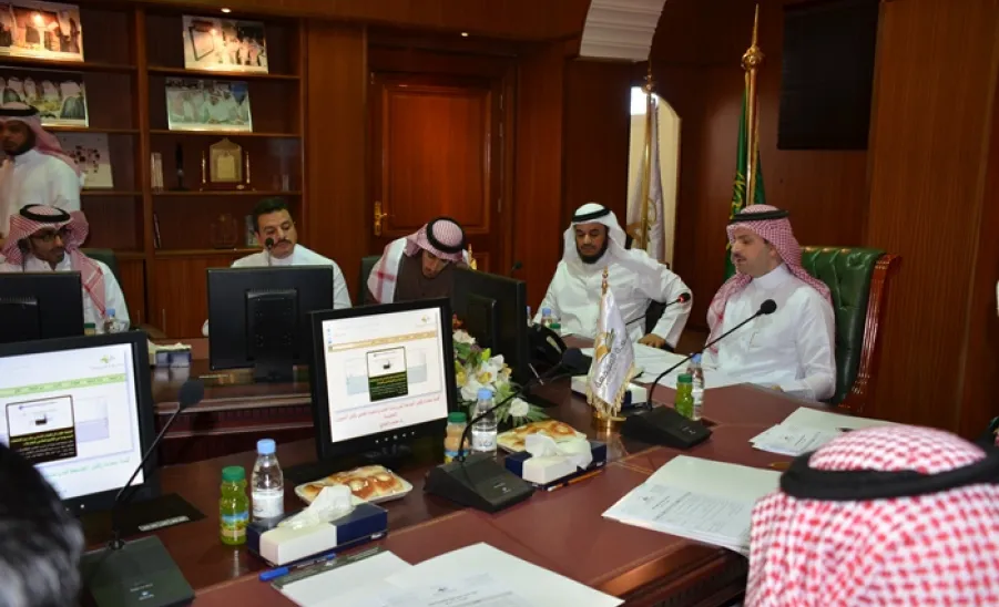 عمادة تقنية المعلومات تعقد الاجتماع الثالث لمشرفي البوابة الإلكترونية -  