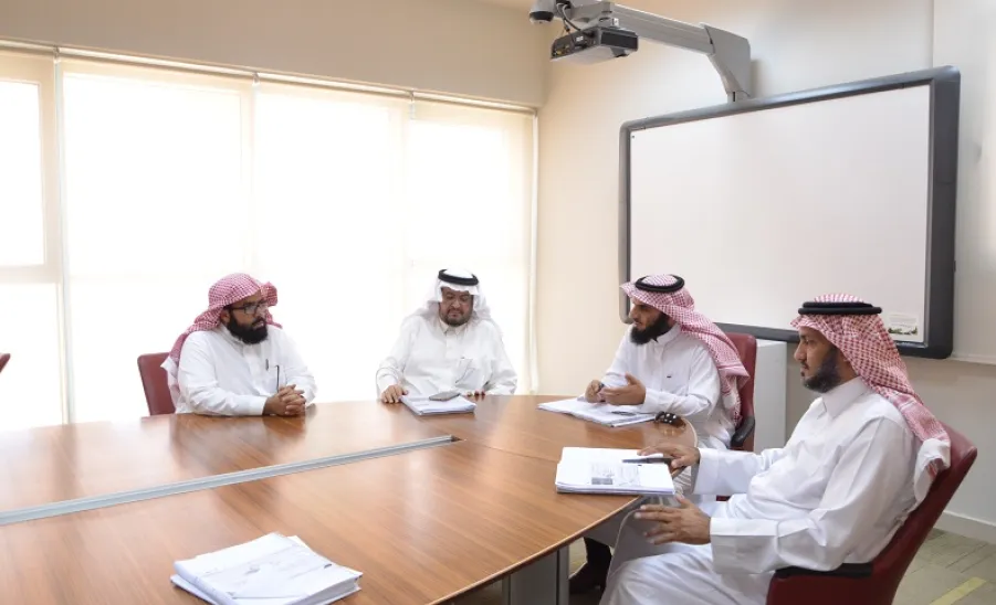 لجنة إعداد الخطة الاستراتيجية الثانية لجامعة المجمعة 2015 – 2020م تواصل اجتماعاتها - 