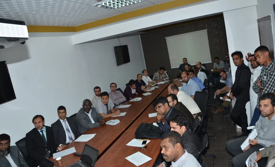 عمادة التعليم الإلكتروني والتعلم عن بعد تقدم دورة تعريفية عن برنامج EducationFirst  في عمادة السنة التحضرية - 