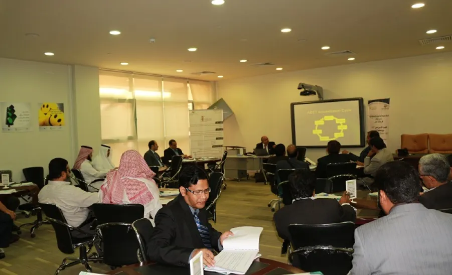 COMPUTER SCIENCE & INFORMATION COLLEGE HOLDS TWO WORKSHOPS FOR THE ACADEMIC ACCREDITATION OF COMPUTER AND ENGINEERING MAJORS  - 