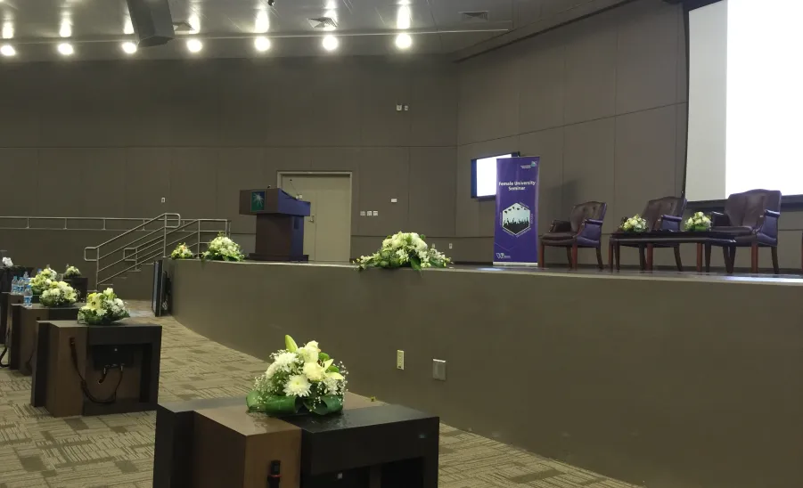طالبات الجامعة يشاركن في ورشة عمل عن دور المرأة السعودية في خدمة وطنها - 