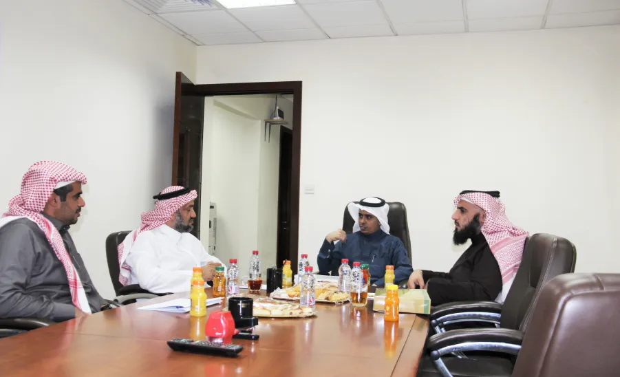 المشرف على إدارة التخطيط الإستراتيجي يعقد اجتماعاً لتدشين الخطة الإستراتيجية    - 