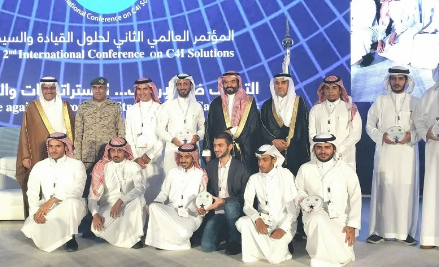 تكريم فريق كلية علوم الحاسب والمعلومات في مسابقة الأمن السيبراني (سايبر آرابيا)  - 
