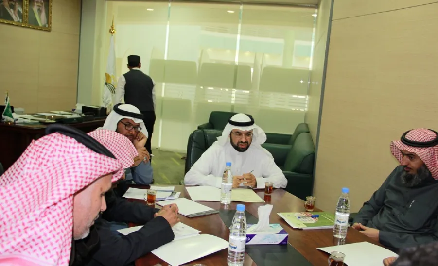 عمادة خدمة المجتمع والتعليم المستمر تعقد اجتماعاً تشاورياً حول الملتقى الأول للتجارب المتميزة للجمعيات الخيرية السعودية -  